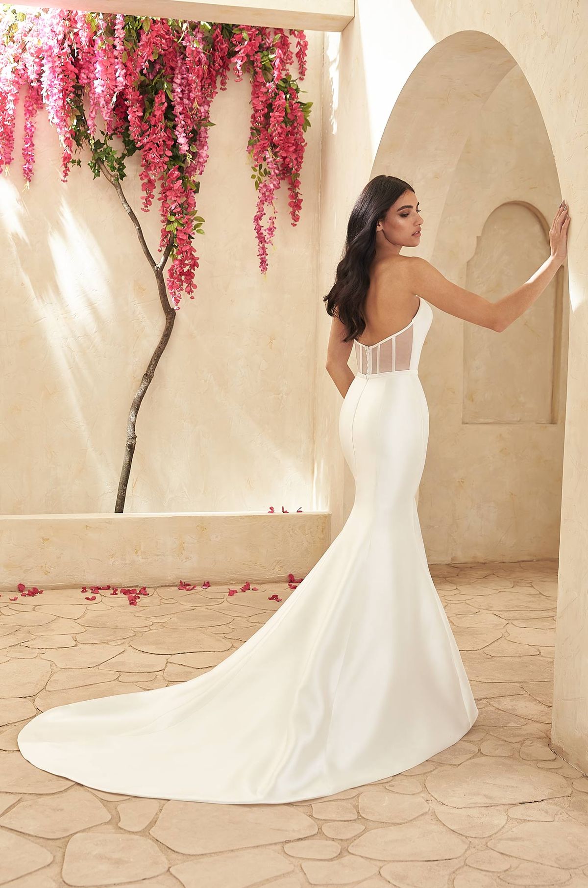 Paloma Blanca 5005 Gown