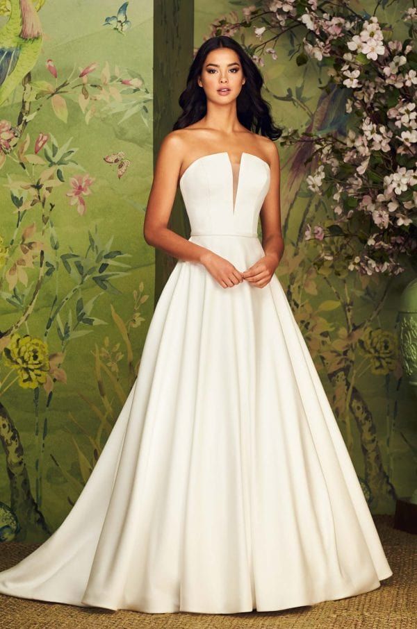 Paloma Blanca 4888 Gown