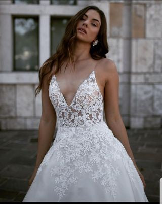 Erin Cole - Demi Sample Gown
