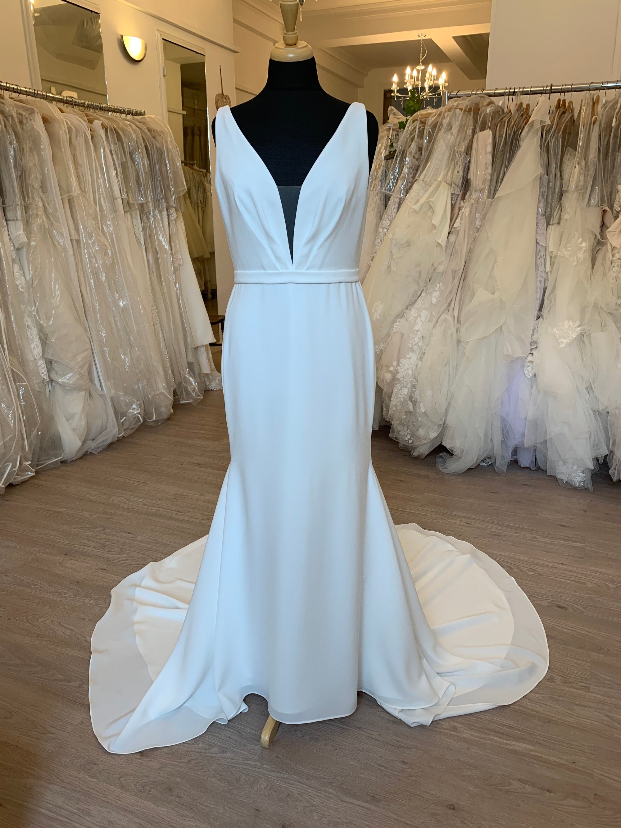 Paloma Blanca 5025 Gown