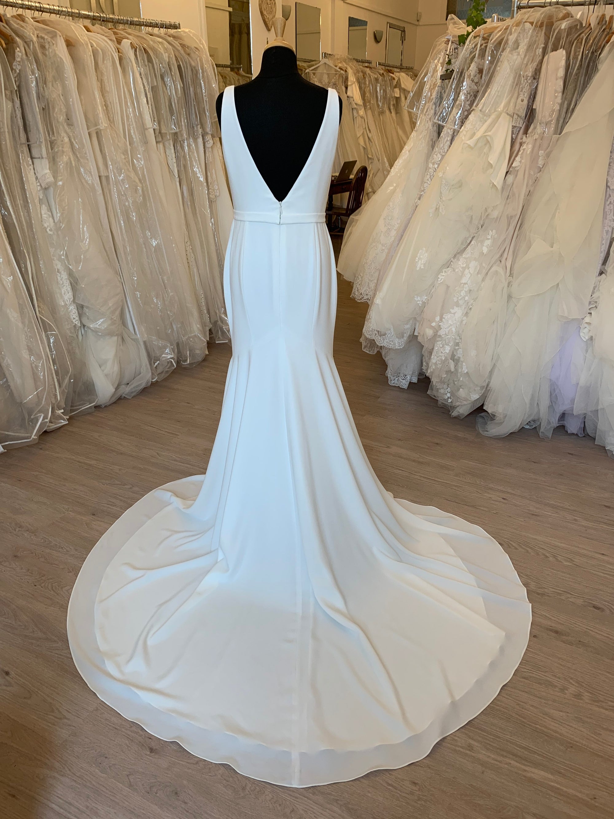 Paloma Blanca 5025 Gown