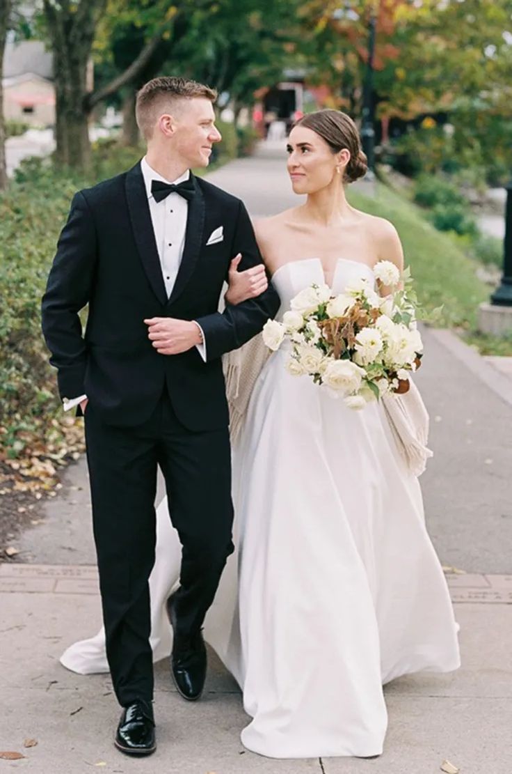 Paloma Blanca 4888 Gown