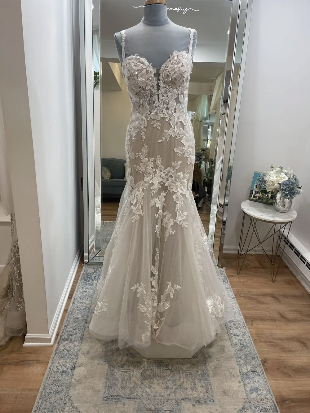 Essense of Australia D3393 Gown