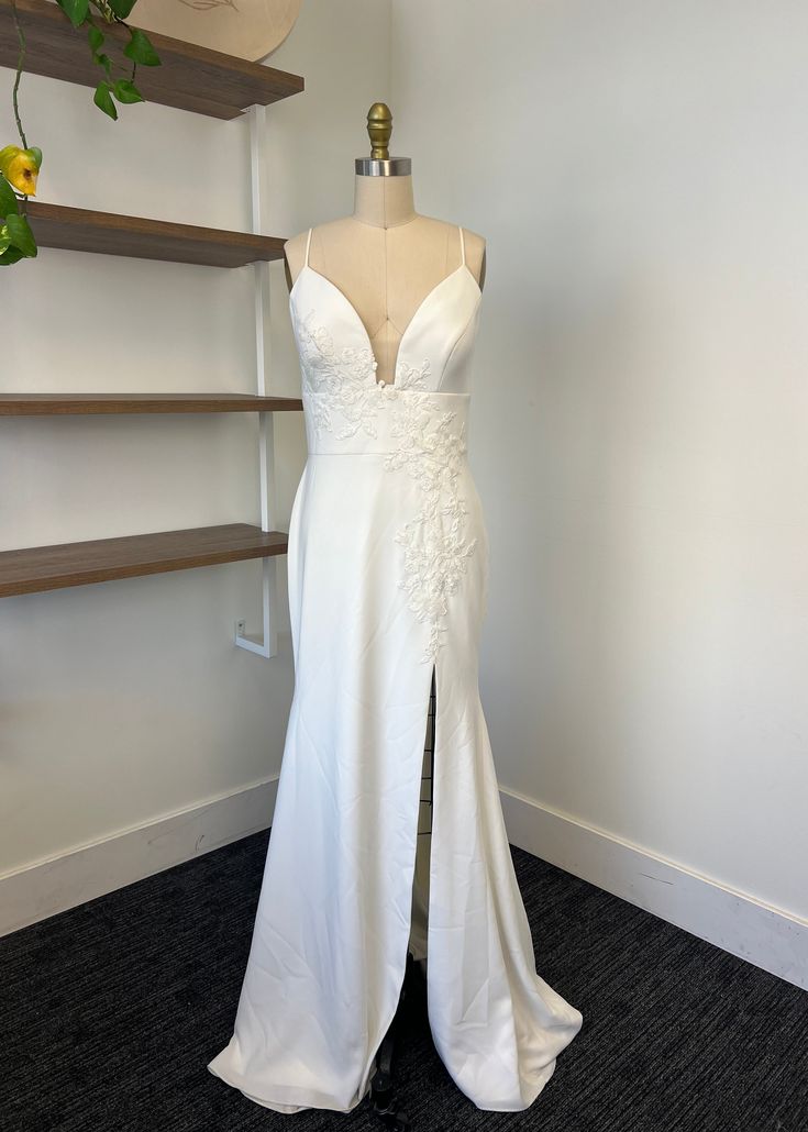 Paloma Blanca 5011 Gown