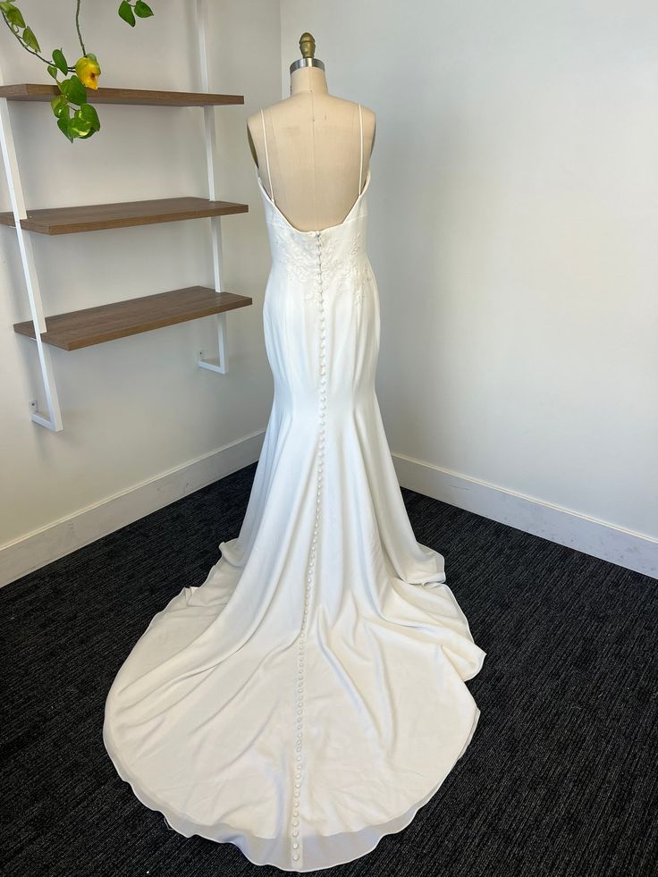 Paloma Blanca 5011 Gown