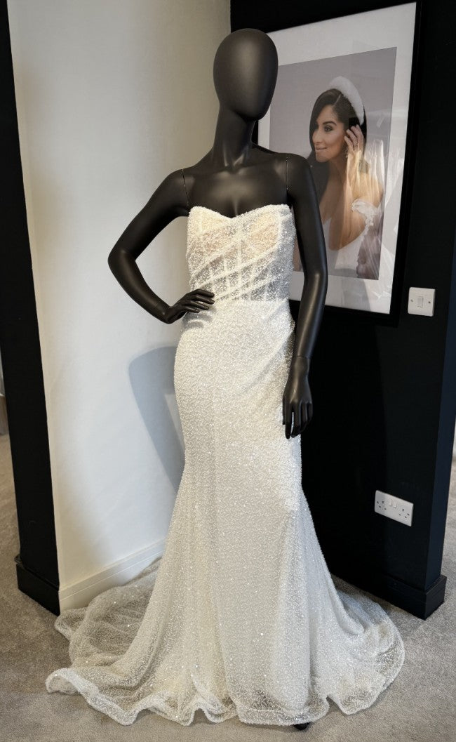 Pronovias Calendonia Gown