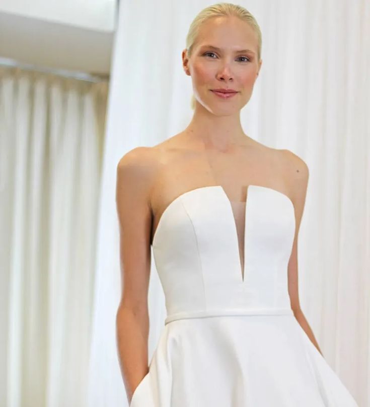 Paloma Blanca 4888 Gown
