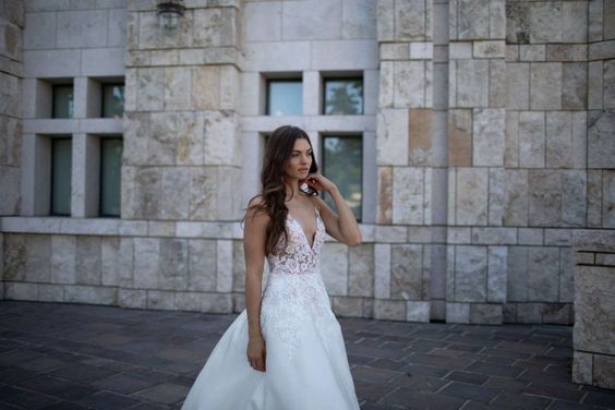 Erin Cole - Demi Sample Gown