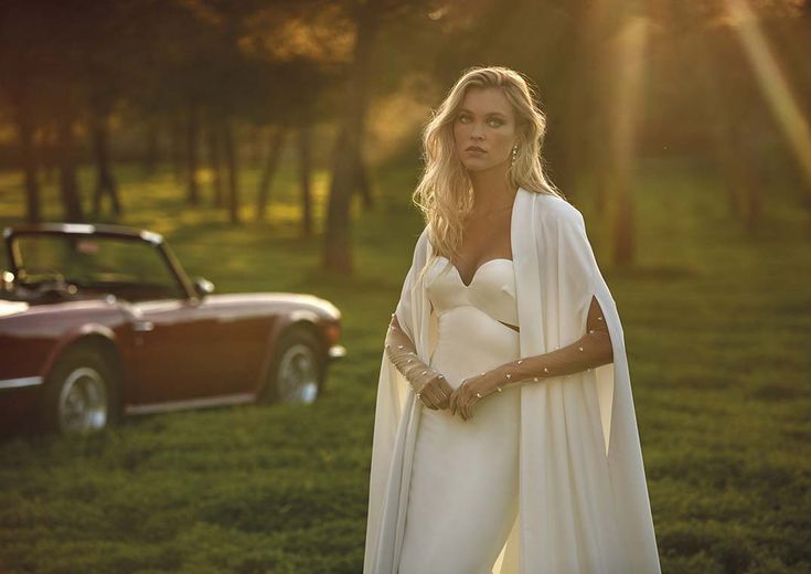Pronovias Aman Wedding Gown