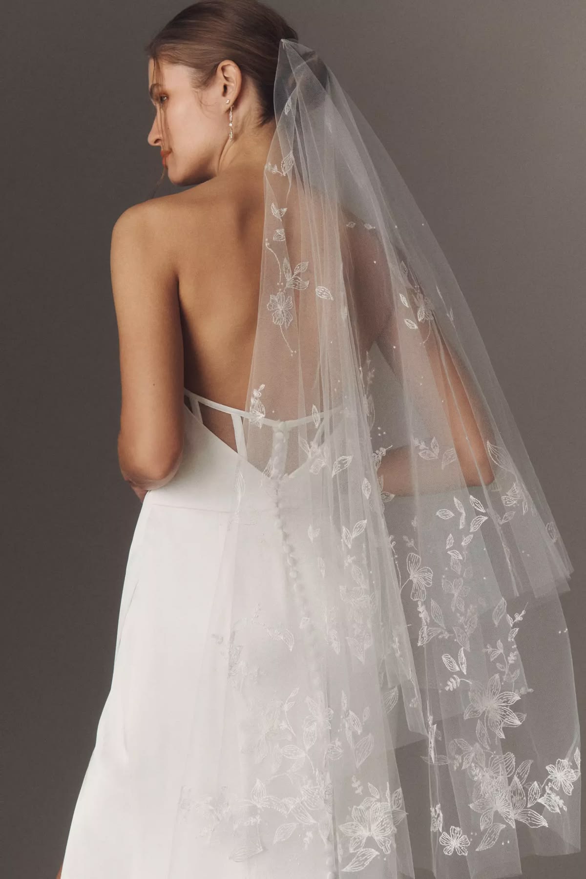 Enaura Petal Trim Fingertip Veil