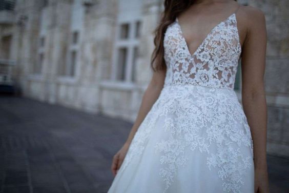 Erin Cole - Demi Sample Gown