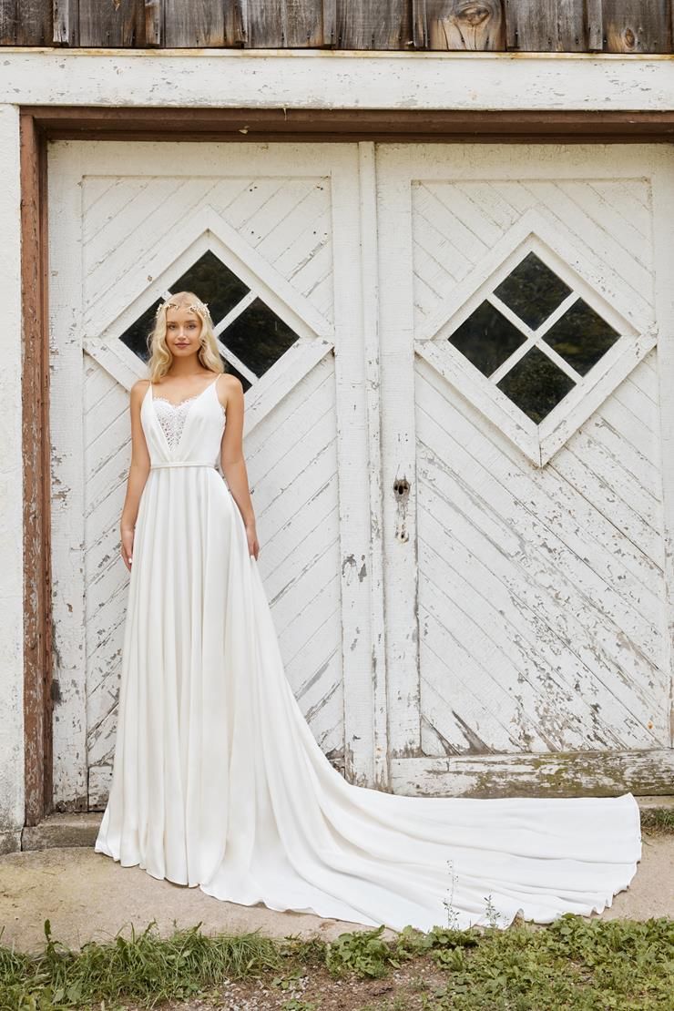 La Perle by Calla Blanche - LP2206 Ambrose Gown