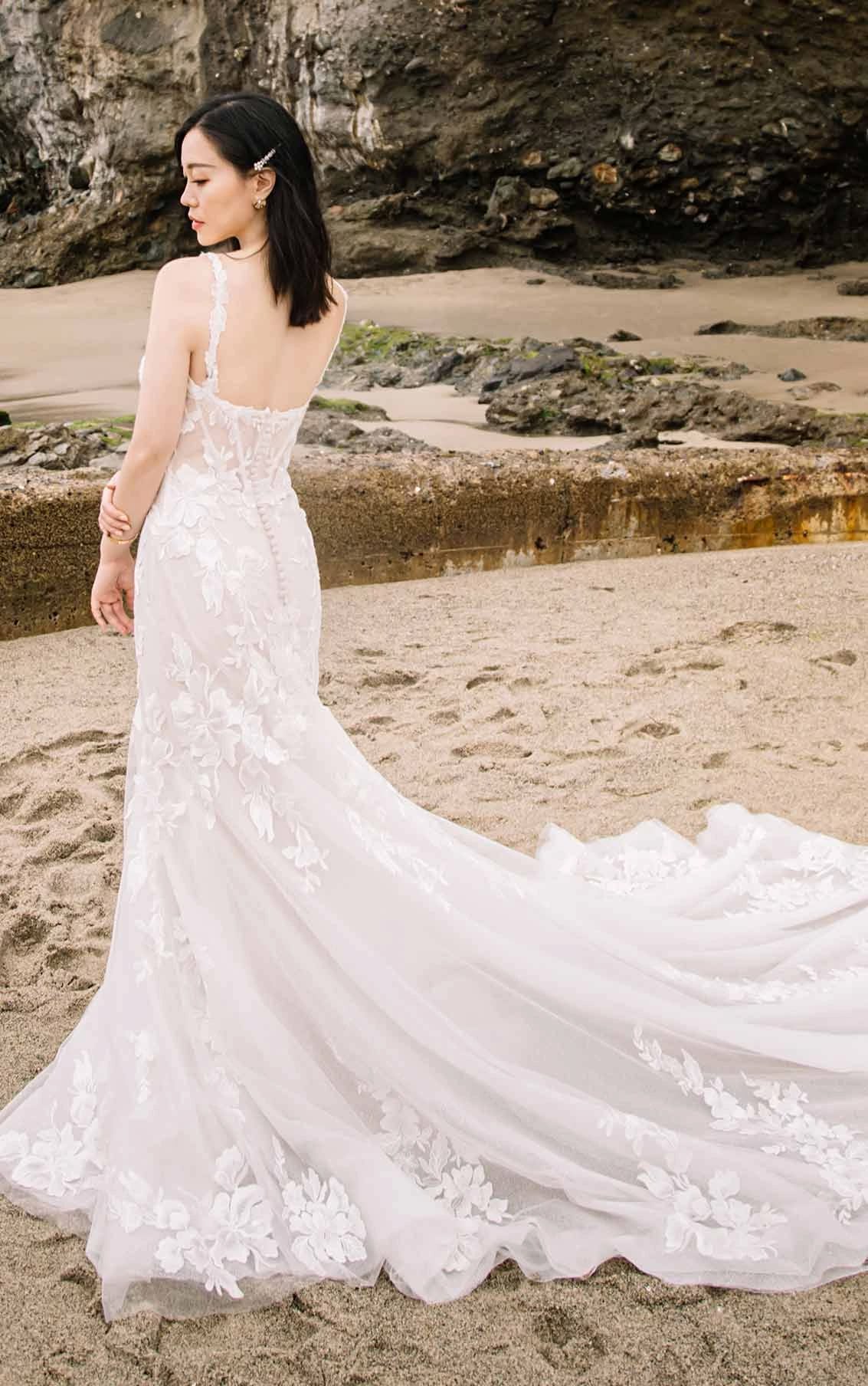 Essense of Australia D3393 Gown