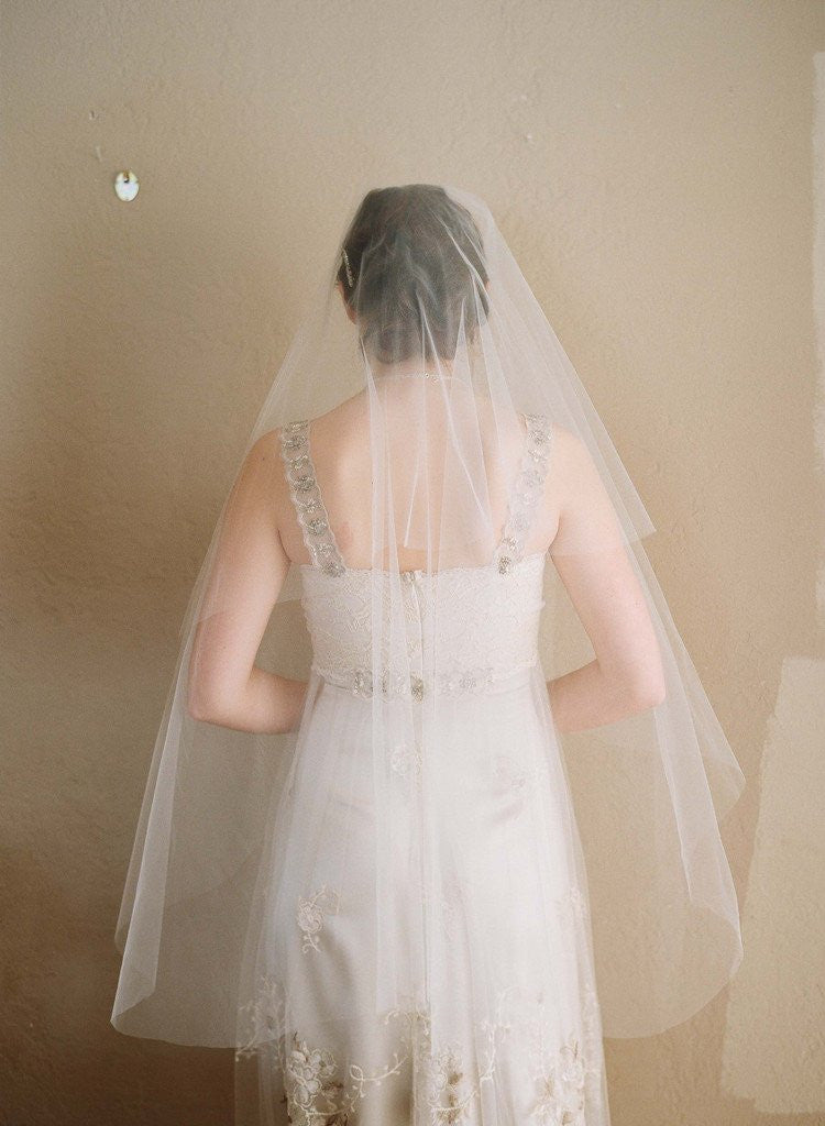 J. Crew Twigs & Honey single layer fingertip veil