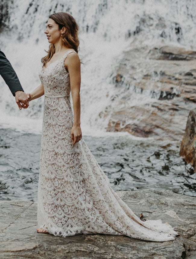 Paloma Blanca - 4840 Sample Gown
