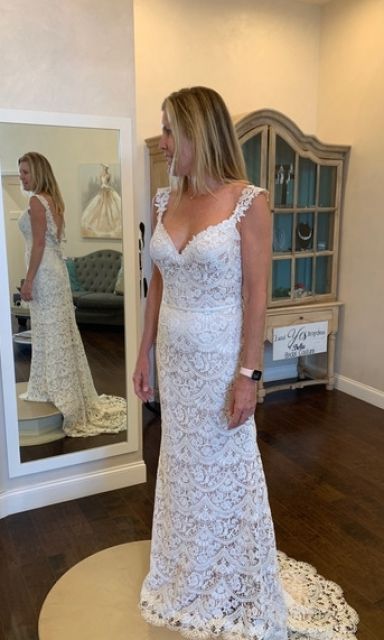 Paloma Blanca - 4840 Sample Gown