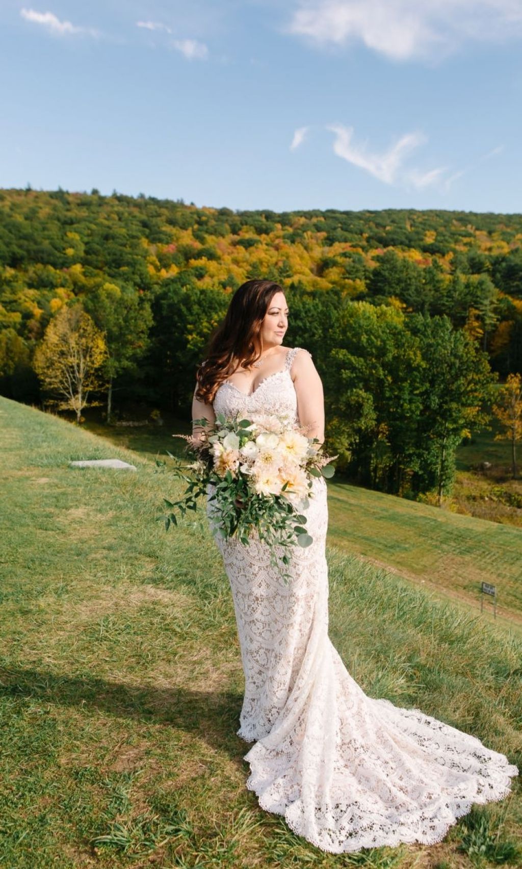 Paloma Blanca - 4840 Sample Gown